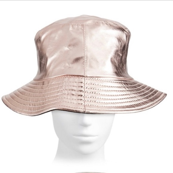 Marcus Adler Accessories - 🆕MARCUS ADLER Reversible Metallic Bucket Hat in Rose Gold